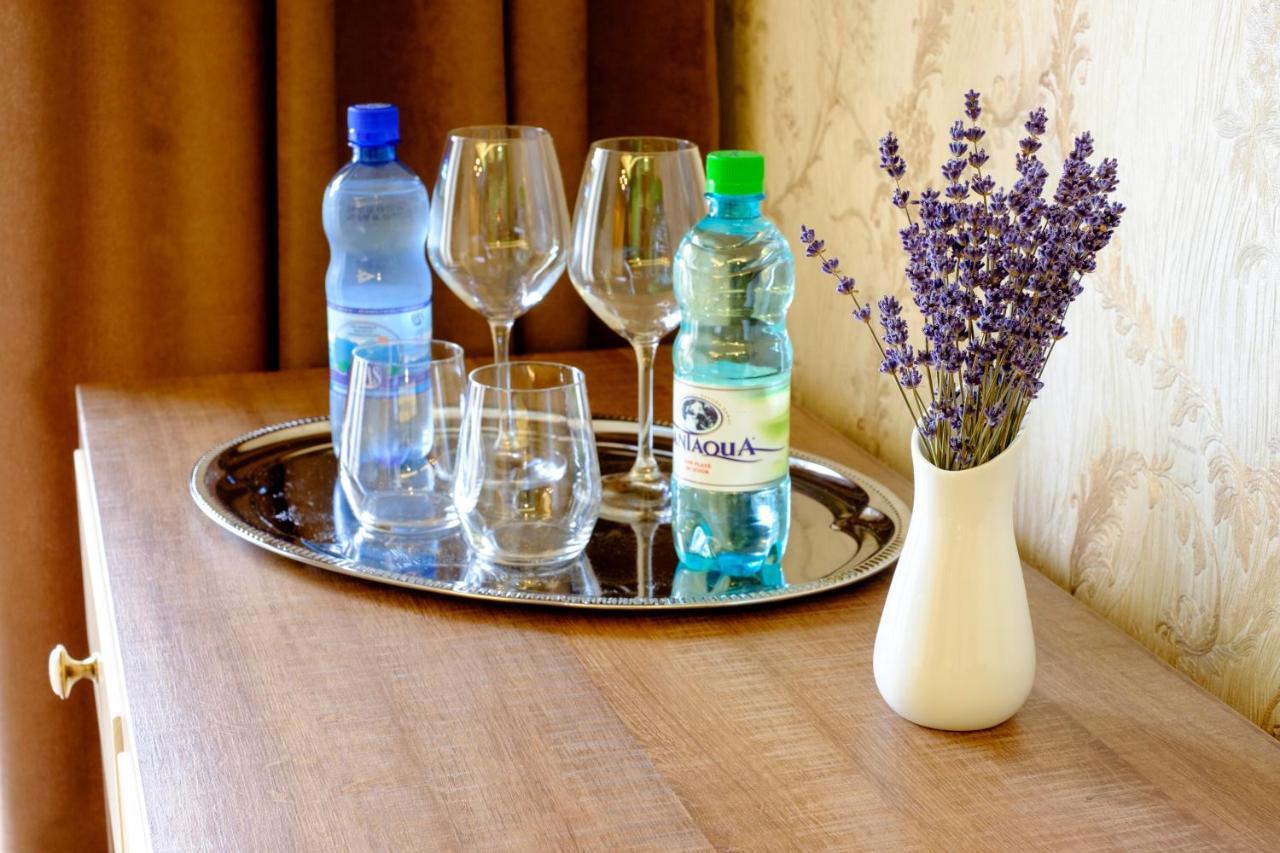 Hotel Poezia Luna Ngoại thất bức ảnh