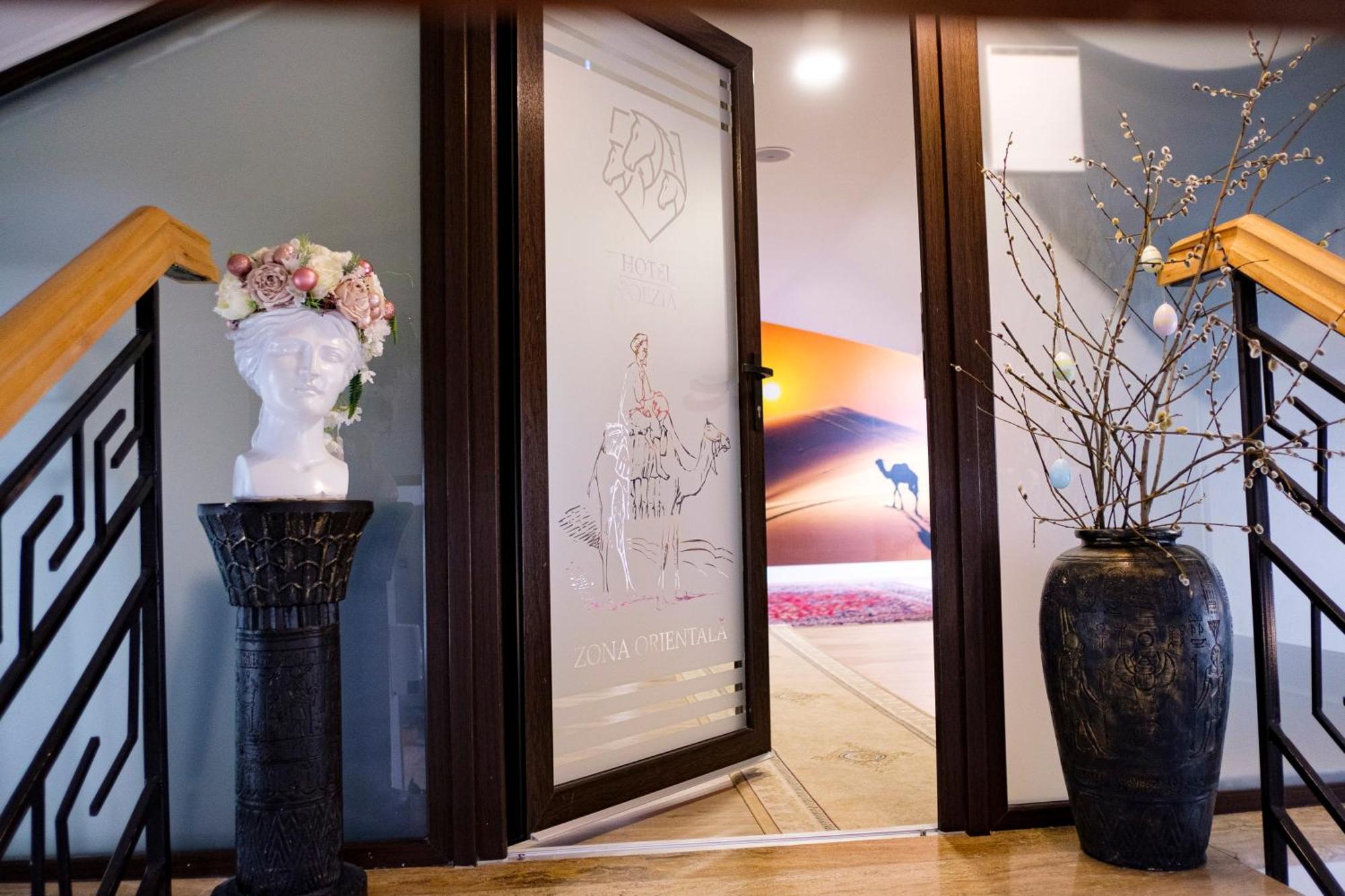 Hotel Poezia Luna Ngoại thất bức ảnh