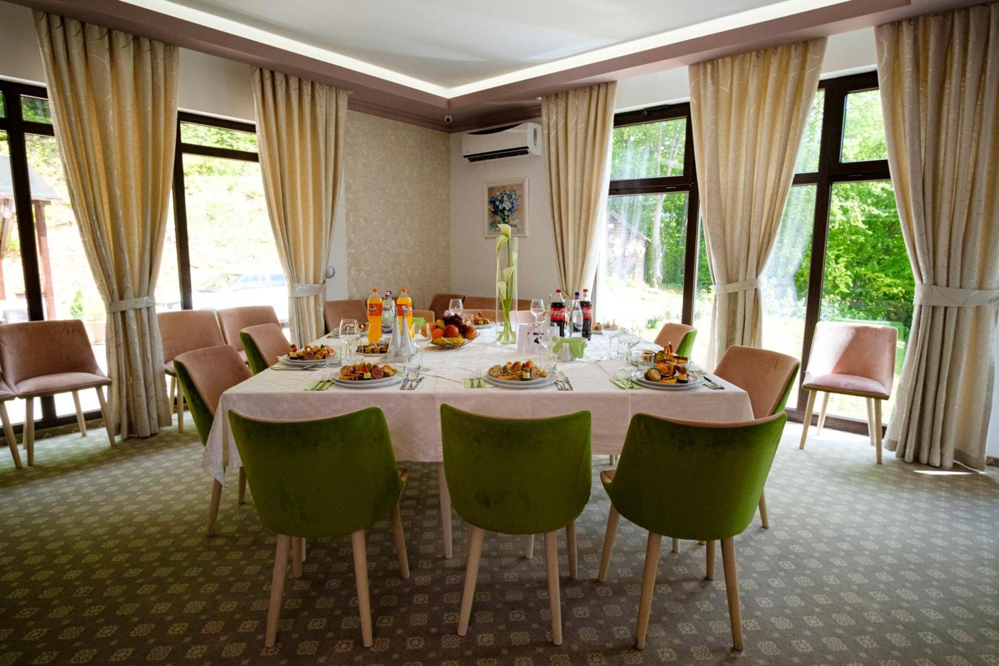 Hotel Poezia Luna Ngoại thất bức ảnh